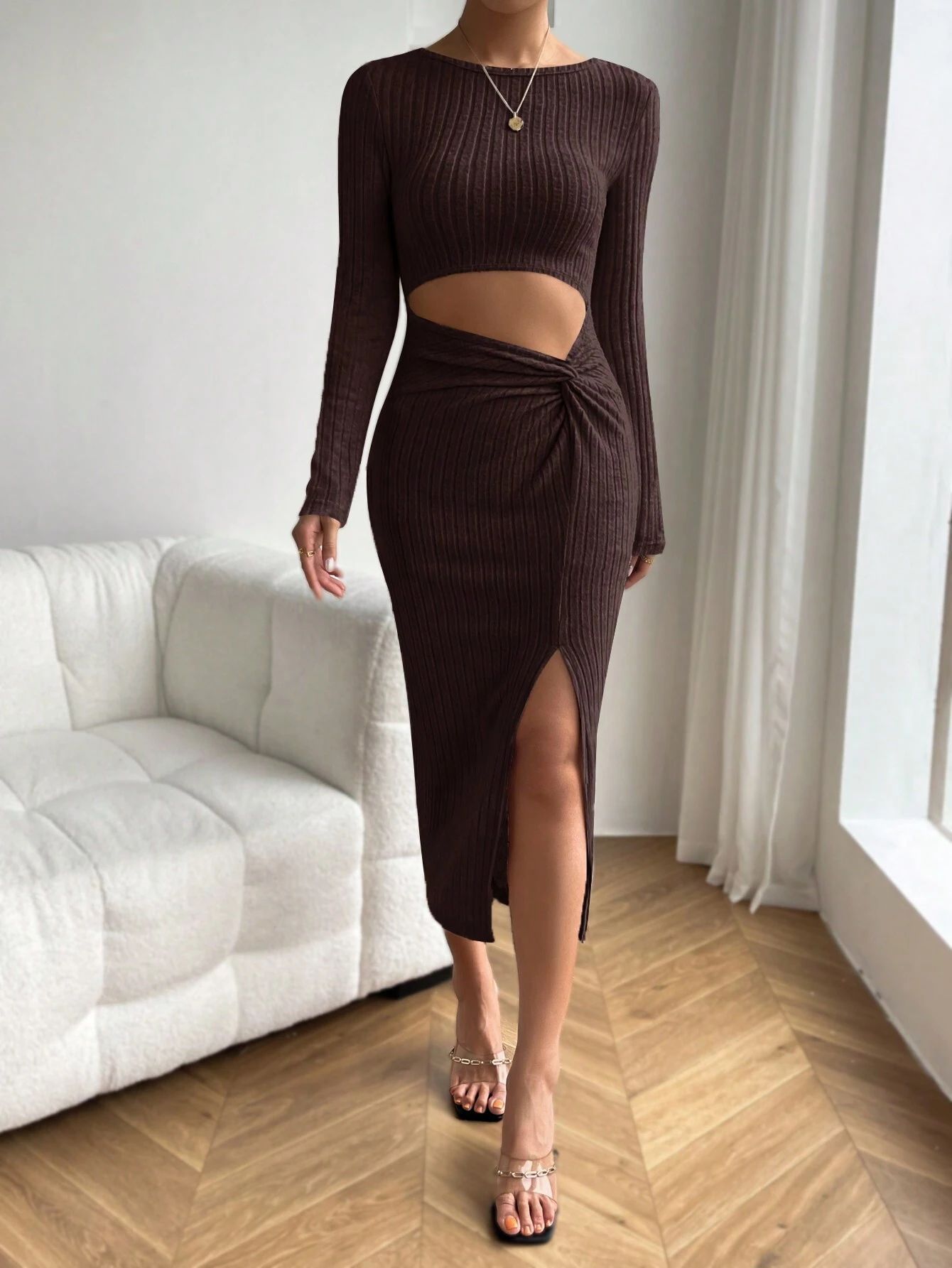 Robe en maille chic à col rond et manches longues