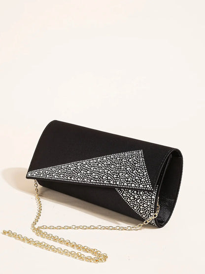 pochette en satin à strass