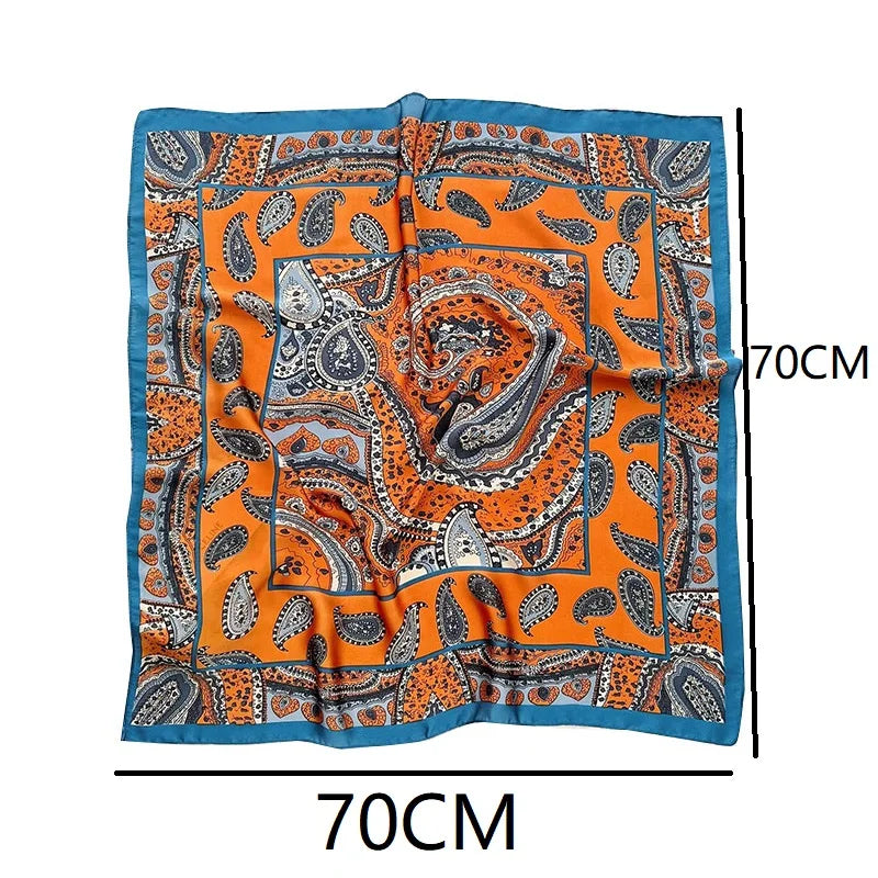 Foulard en Soie Motif Bandana