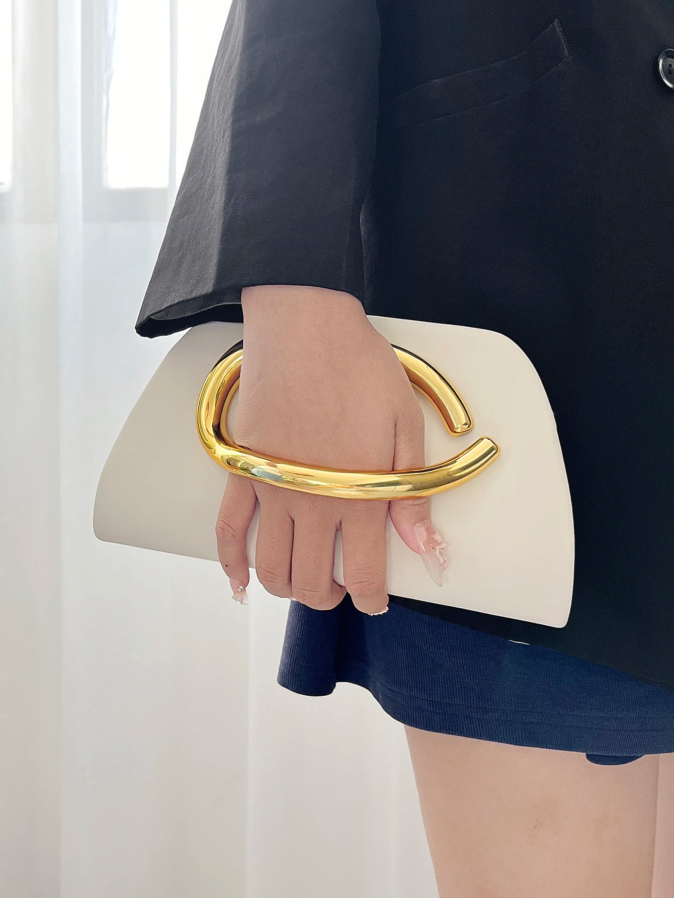 Pochette  avec Poignée dorée