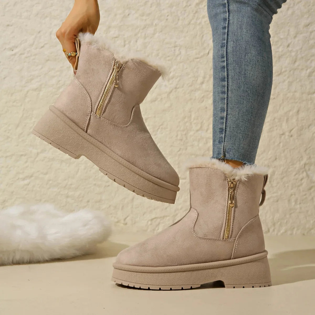 bottines d’hiver beiges doublées en fausse fourrure