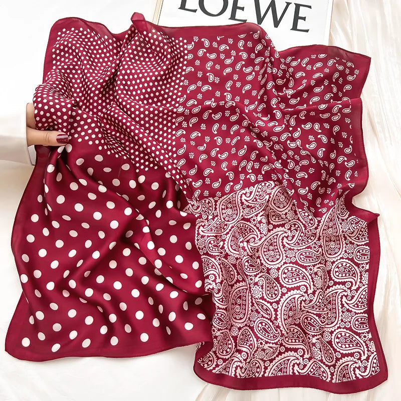 Foulard en Soie Motif Bandana