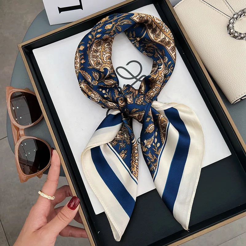 Foulard en Soie Motif Bandana