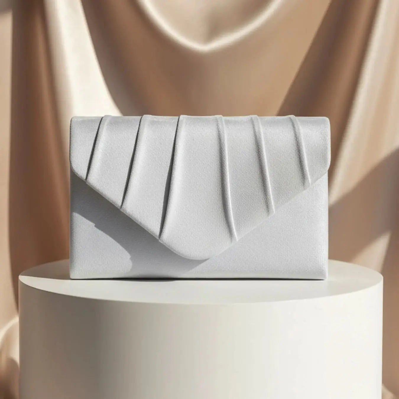 pochette chic et minimaliste