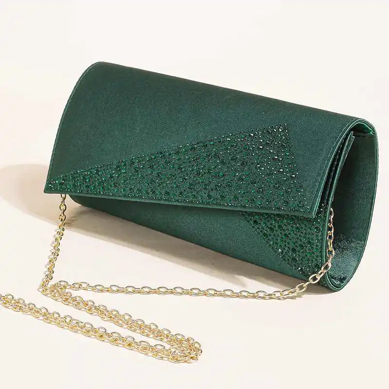 pochette en satin à strass