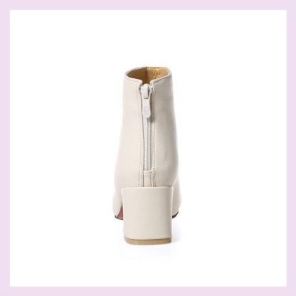 Bottines Blanches Élégantes à Talon Carré